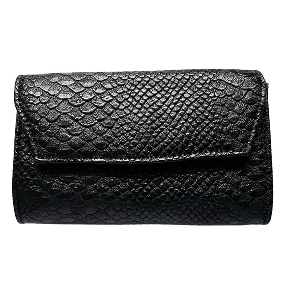 Black Clutch Crossover - Picture 2 of 3